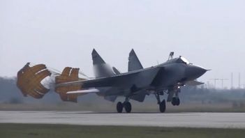 Ryssland förnekar att deras stridsflygplan Mig-31 kränkte estniskt luftrum. Arkivbild. Foto: Ryska försvarsdepartementet/AP/TT