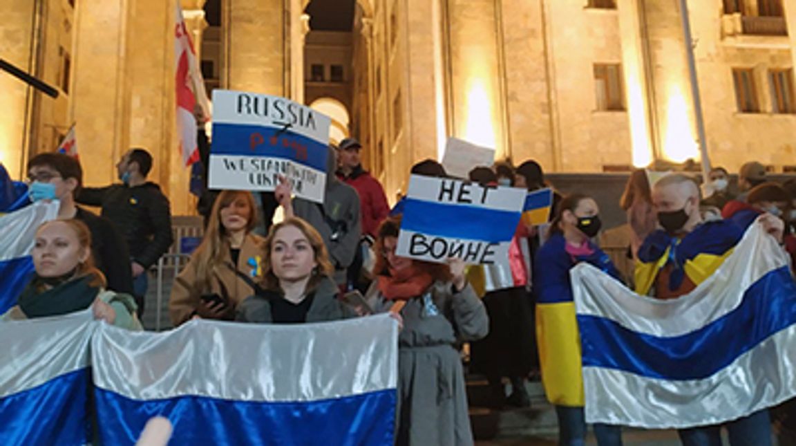 Protester mot Ukrainakriget i Tblisi