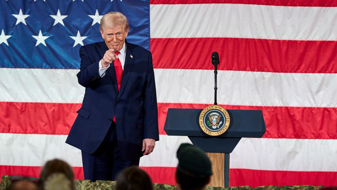 Donald Trump talade inför trupper i North Carolina i helgen. Foto: Matt Ramey/AP/TT