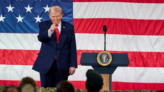 Donald Trump talade inför trupper i North Carolina i helgen. Foto: Matt Ramey/AP/TT