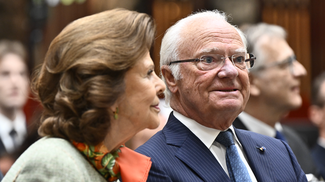 Drottning Silvia och kung Carl XVI Gustaf. Säpos livvakter har läckt känslig information om kungafamiljens privata resor och vistelser genom träningsappen Strava. Foto: Christine Olsson/TT