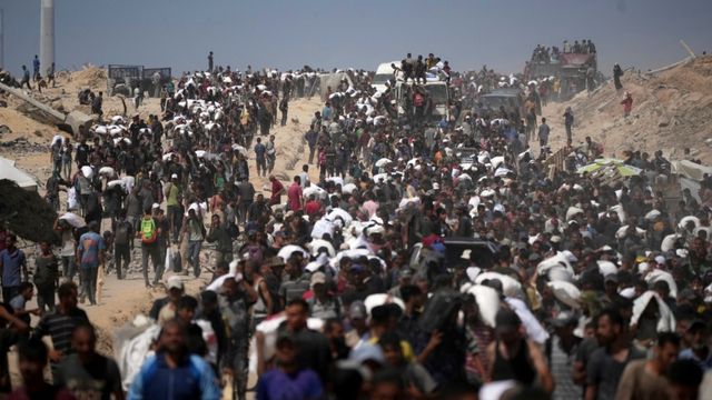 Gazas födelsetal är 600 procent högre än de svenska. Foto: Jehad Alshrafi / TT