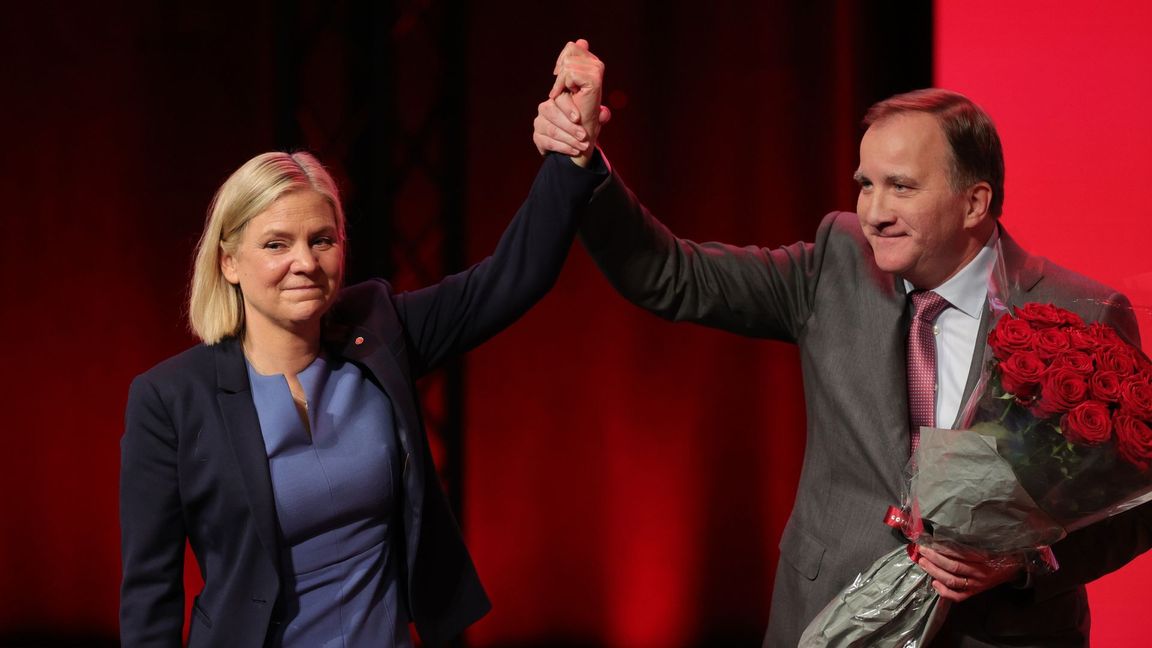 Stefan Löfven har lämnat över partiledarposten i Socialdemokraterna till Magdalena Andersson. I veckan lämnar han in sin begäran om att få avgå som statsminister till riksdagens talman. Tanken är att Andersson ska ta över om riksdagen släpper fram henne. Foto: Adam Ihse/TT.