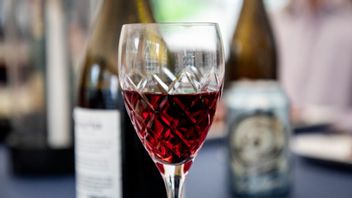 Vin är framförallt en populär alkoholdryck bland äldre. Foto: Christine Olsson