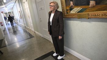 Rikspolischefen tycker att man bör kontakta polisen om barnen har appen Signal. Foto: Fredrik Sandberg/TT