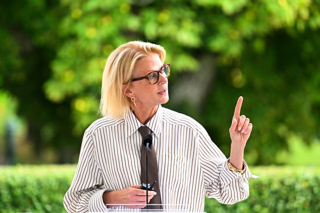 Finansminister Elisabeth Svantesson (M) presenterar de ekonomiska förutsättningarna för 2026 års budget när regeringen samlas på Harpsund på torsdagen. Henrik Montgomery/TT