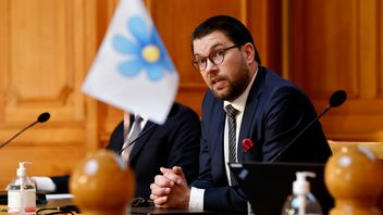 Sverigedemokraternas partiledare Jimmie Åkesson (SD) berättar om den framtida regeringsfrågan under en pressträff i Andrakammarsalen i riksdagen. Foto: Henrik Montgomery/TT