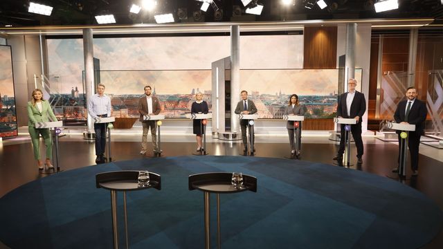 Partiledarna inför partiledardebatten i TV4. Foto: Robin Bäckman/TT