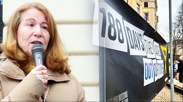 Ann Ringart talade på manifestationen för gisslan. Foto: Pelle Zackrisson