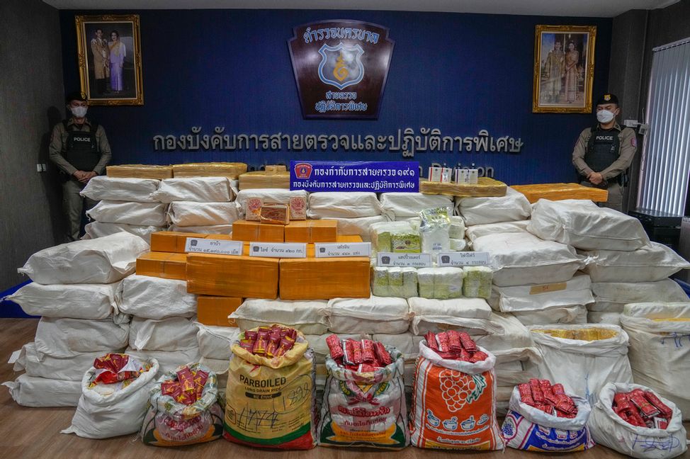 Ett tidigare beslag av metamfetamin och heroin i Bangkok i september 2023. Sakchai Lalit/AP/TT