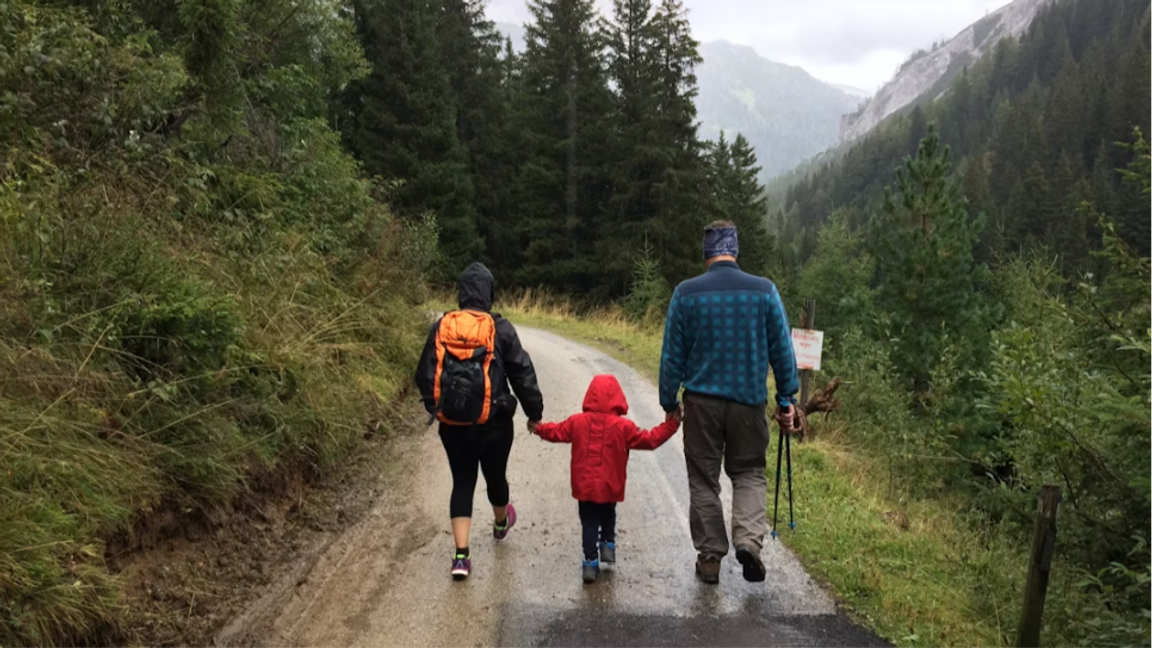 Socialtjänsten ska inte skjuta från höften. Foto: Alberto Casetta, Unsplash