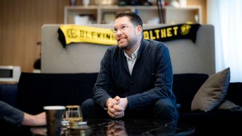 ”Sverigedemokraterna har genom sin partiledare nyligen förklarat att man önskar ’mer av ministerstyre’. Det är inte första tecknet på närmande till socialdemokratin”, skriver Lennart Göranson. Foto: Pontus Lundahl/TT