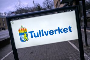Tullverket fick hjälp av Kustbevakningen och polisen, men bordningen gick lugnt till väga. Henrik Montgomery/TT