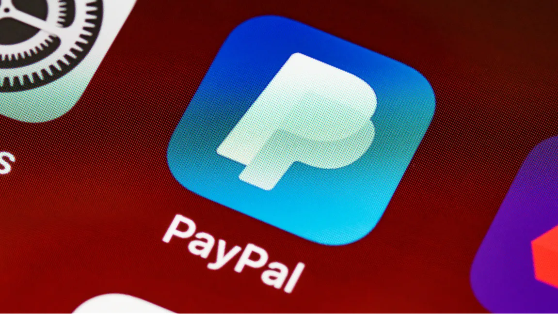 Pengarna ska ha förts över till ett Paypalkonto som mannen döpt efter en av företagets samarbetspartners. Foto: Pexels