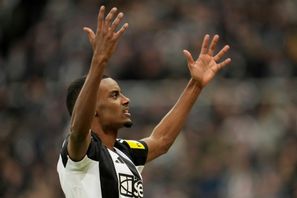 Alexander Isak blir i och med sin övergång till Liverpool en av tidernas dyraste spelare. Arkivbild. Foto: Jon Super/AP/TT