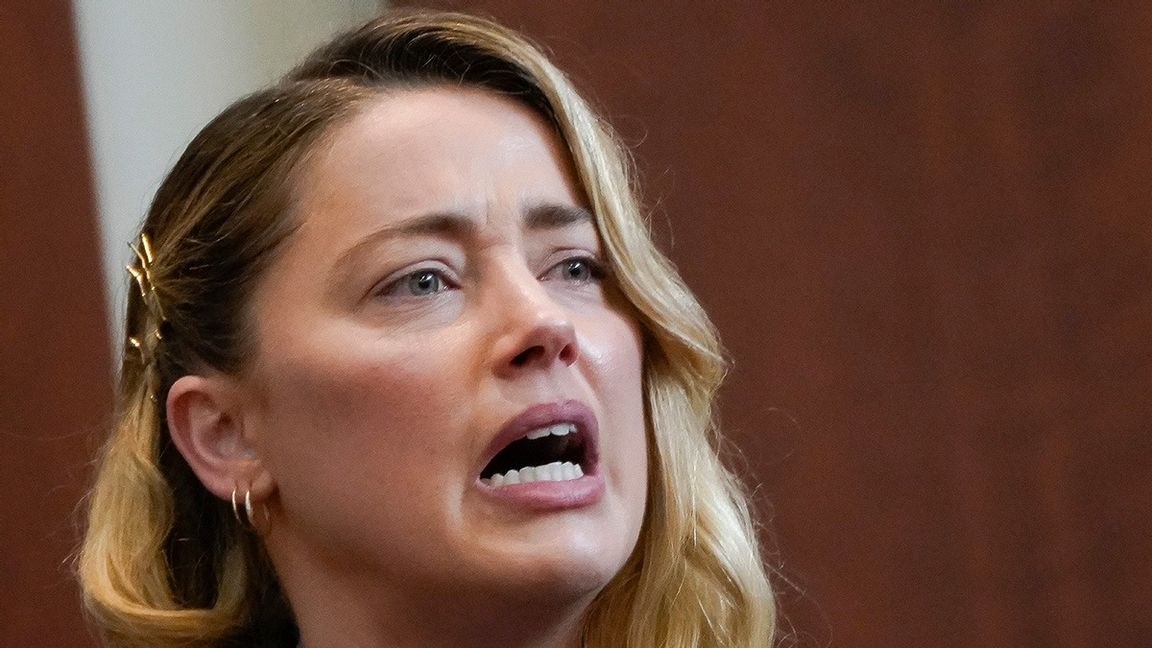 Amber Heard bröt ihop under sitt vittnesmål. Foto: Elizabeth Frantz/AP/TT