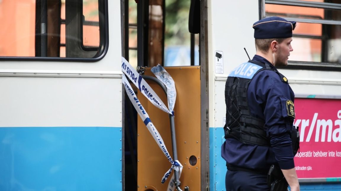 Kvinna skjuten i magen på spårvagn i Göteborg. Foto: Adam Ihse/TT