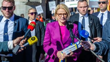 Elisabeth Svantesson på budgetpromenad 2025. Bild: Frankie Fouganthin/CC BY 4.0