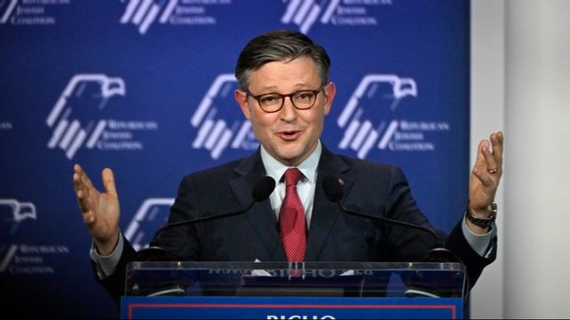 Det ser ut att bli bråk om USA:s stöd till Israel och Ukraina sedan den nye talmannen i kongressens representanthus, Mike Johnson, har aviserat ett förslag som enbart gäller stöd till Israel, finansierat med besparingar på det amerikanska skatteverket. Arkivbild. Foto: David Becker/AP/TT