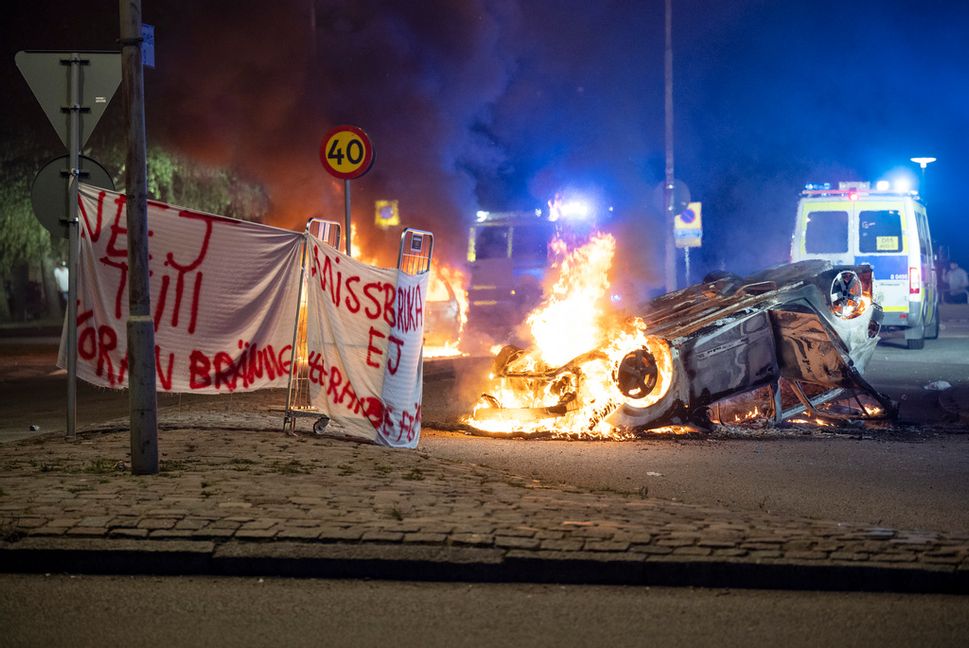 Upplopp i Rosengård i Malmö september 2023. Efteråt ville en åklagare få ut allt bildmaterial från upploppet som tagits av fotografer från åtta redaktioner. Arkivbild. Johan Nilsson/TT