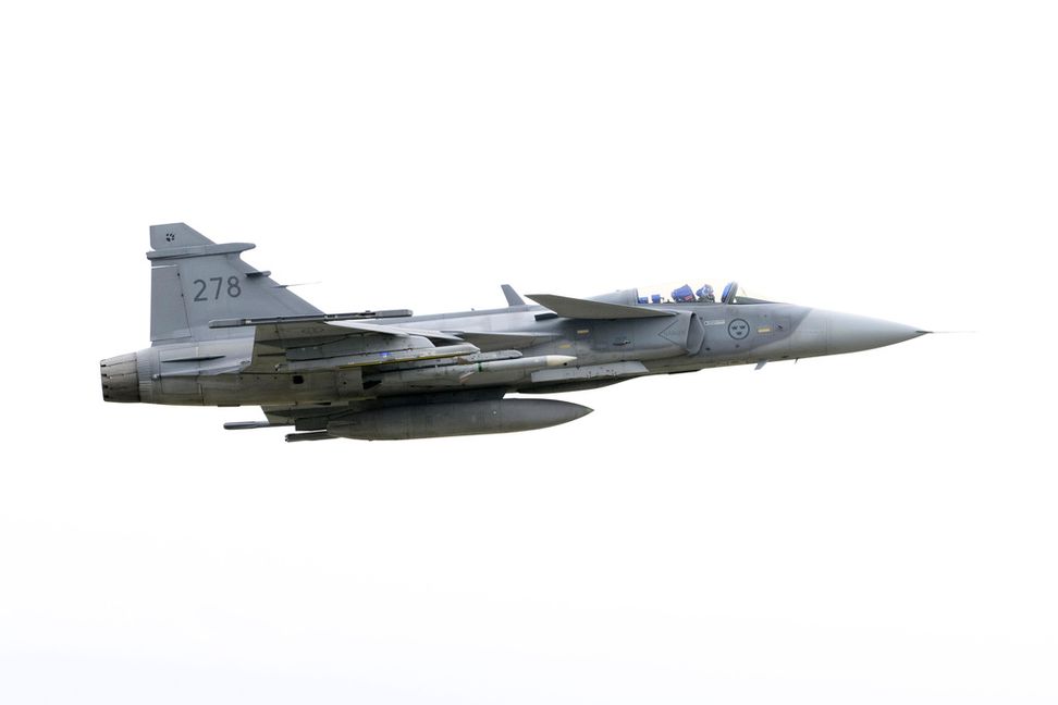 Jas Gripen C under en övning på Eskilstuna flygplats tidigare i år. Thailand har tolv svenska Gripen av modell C/D. Foto: Jessica Gow/TT