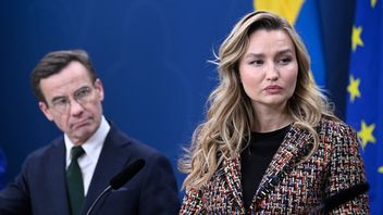 Ebba Busch, till höger, öppnar nu för att regeringen kan backa från kravet på att frysa handelsavtalet med Israel. Foto: Jessica Gow/TT