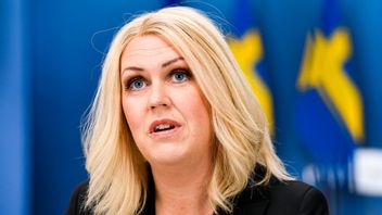 Socialminister Lena Hallengren (S) på tisdagens pressträff. Foto: Henrik Montgomery/TT