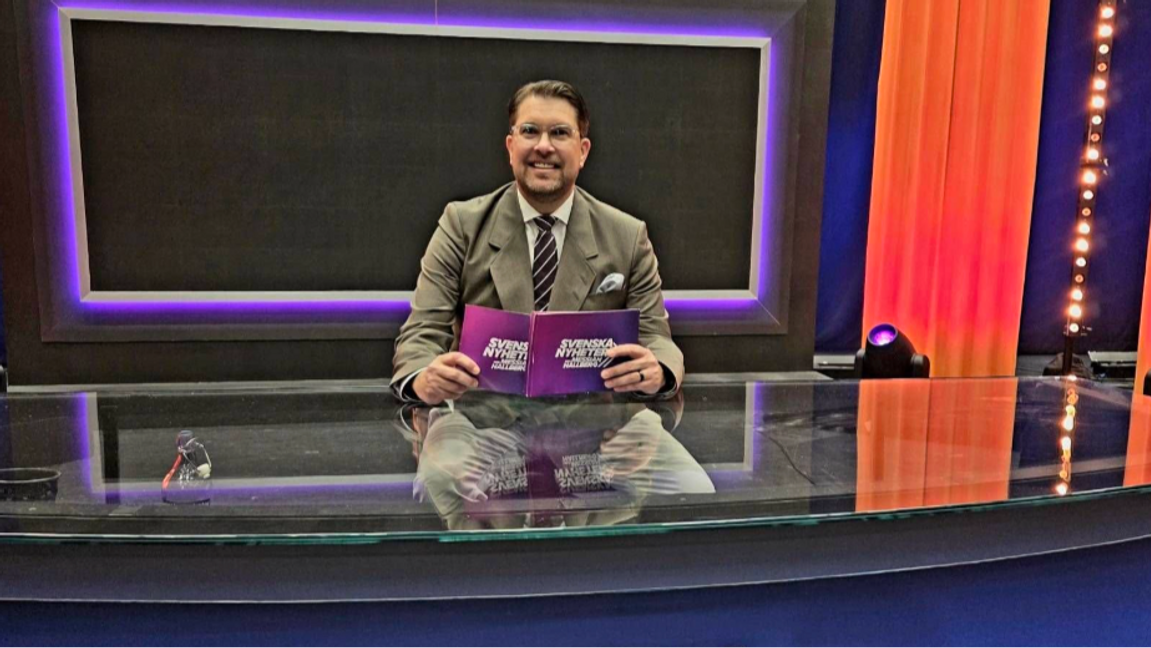 April, april, hälsar Jimmie Åkesson (SD). Foto: Jimmie Åkesson/Facebook 