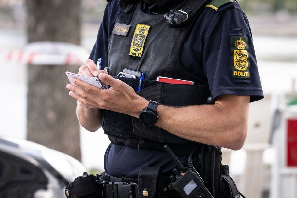 En polis i Köpenhamn stoppar en bilist. Arkivbild. Foto: Emil Nicolai Helms/Ritzau/TT