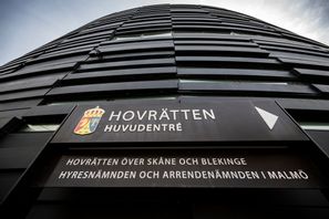 En nämndeman i hovrätten över Skåne och Blekinge pekas av RÅ ut som jävig, bland annat på grund av att han arbetar som ordningsvakt på en nattklubb som besöks av personer i ett kriminellt nätverk. Arkivbild. Johan Nilsson/TT