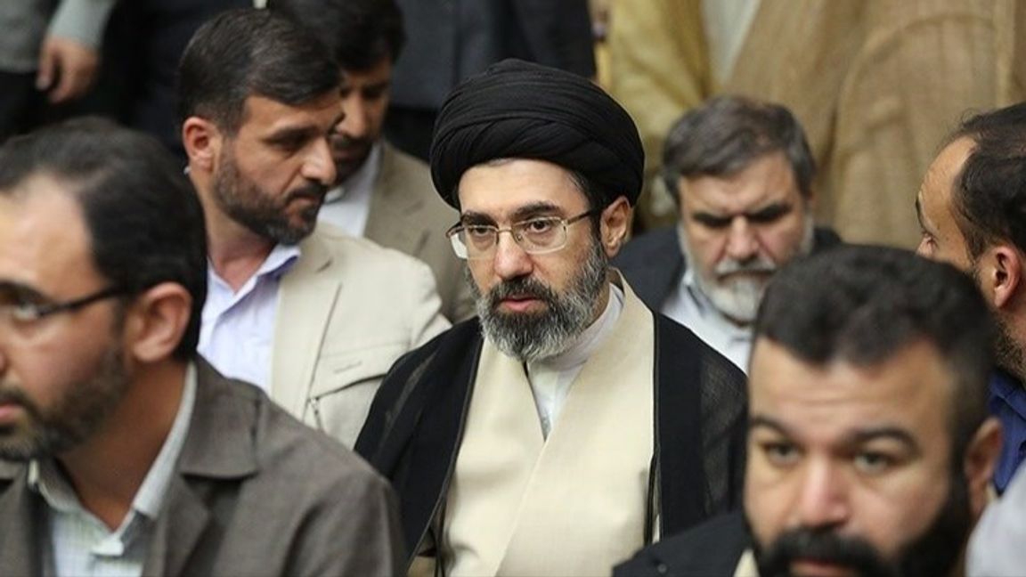 Ayatollah Mojtaba Khamenei. Foto: Mahmoud Hosseini, CC BY 4.0/Wikimedia Commons