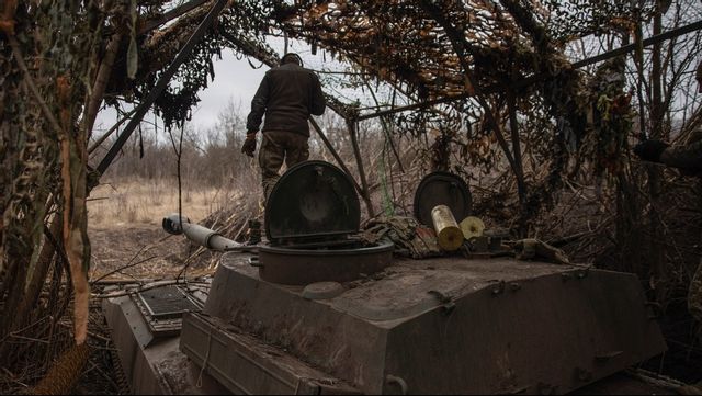 Ukrainska soldater vid fronten i Donetsk-regionen i förra veckan. Foto: Roman Chop/AP/TT