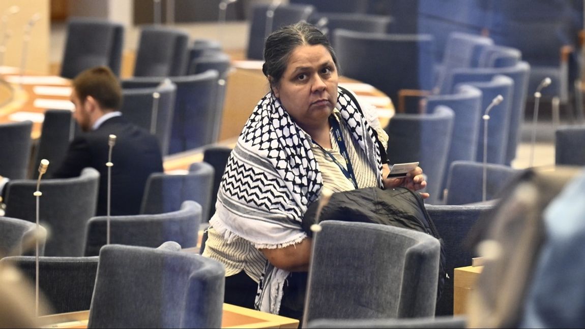 Magdalena Andersson borde tvinga Vänsterpartiet att välja mellan regeringsstolar och antisemitism. Foto: Jonas Ekströmer/TT