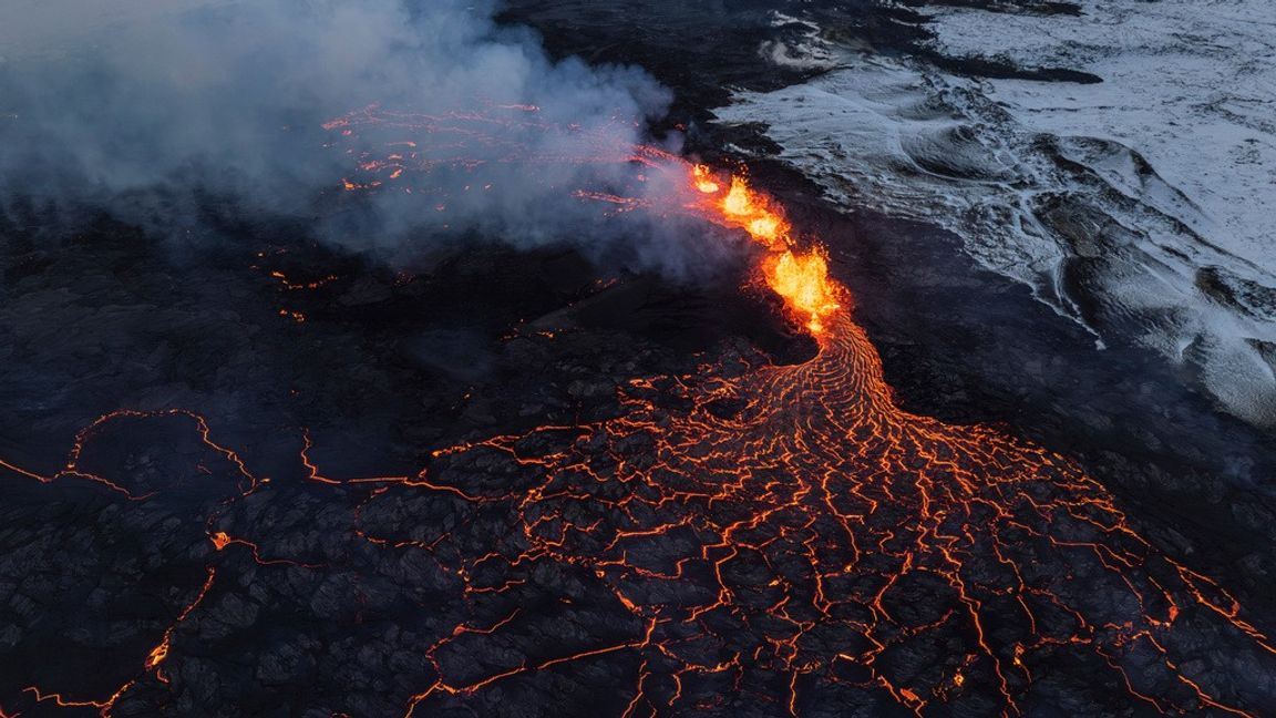 Staden Grindavik evakuerades i slutet av förra året, då det kraftigaste vulkanutbrottet på flera år inträffade. Arkivbild. Foto: Marco Di Marco/AP/TT