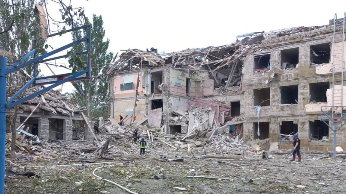 Skola i Kramatorsk efter rysk bombning. Foto: Dsns.gov.ua (CC BY 4.0)