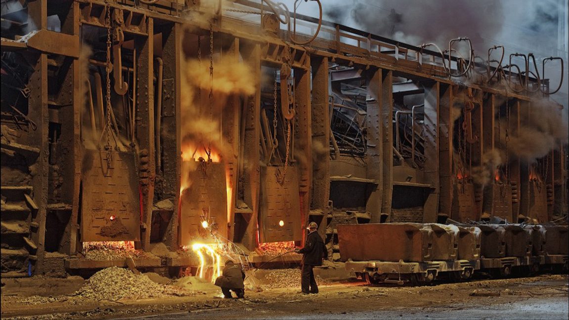Temperaturmätning vid Martin-Siemens-ugnen på Arcelor Mittals stålverk i Kryvyj rih 2012. Foto: Viktor Macha / Wikimedia commons