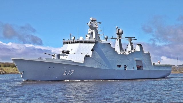 Danska fregatten Esbern Snare vid Skottland 2013. Danska soldater ombord på fartyget mötte Lucky och andra pirater i eldstrid 2021. Foto: Mark Harkin/CC BY 2.0