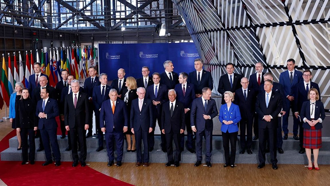 Europeiska ledare poserar för en gruppbild i Bryssel. Foto: Omar Havana/AP/TT