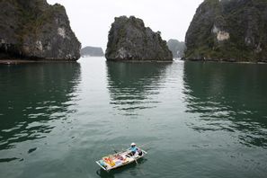 Ha Long-bukten i Vietnam. Bilden är tagen 2017 i närheten av den plats där olyckan inträffat. Arkivbild. Foto: Marianne Løvland/NTB/TT