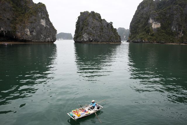 Ha Long-bukten i Vietnam. Bilden är tagen 2017 i närheten av den plats där olyckan inträffat. Arkivbild. Foto: Marianne Løvland/NTB/TT