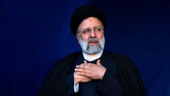 Irans president Ebrahim Raisi har varnat Israel för ett ”smärtsamt svar” om Israel försöker slå tillbaka mot Iran efter den massiva attacken med bland annat drönare mot Israel den 14 april. Arkivbild. Foto: VAHID SALEMI/AP/TT