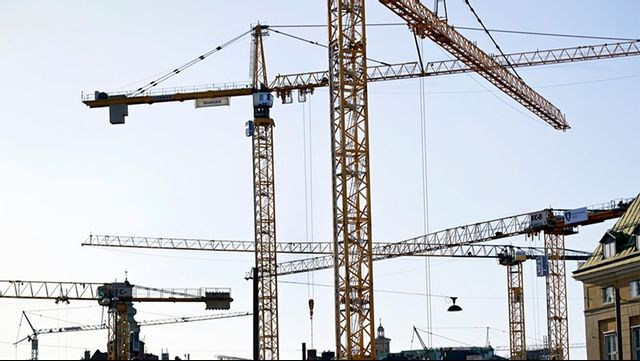 Byggkranarna är färre i krisens spår. Arkivbild. Foto: Janerik Henriksson/TT