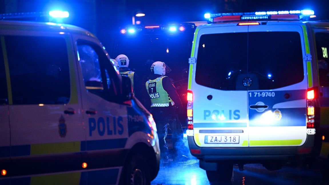 Polisen är på plats i Hässelby Strand efter en misstänkt skottlossning. Foto: Johan Nilsson/TT (arkivbild)