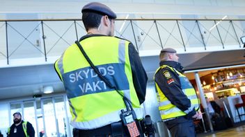 Moderaterna vill komplettera dagens ordningsvakter med kommunala säkerhetsvakter som får polisutbildning och kan beväpnas. Foto: Johan Nilsson/TT.