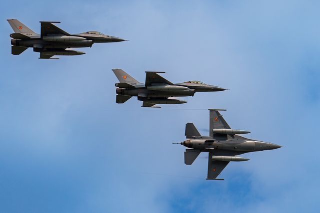 Rumänska F16-stridsplan bevakade drönarintrånget. Arkivbild. Foto: Vadim Ghirda/AP/TT