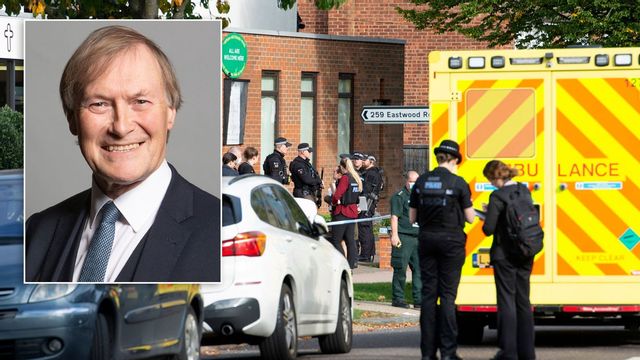 David Amess (Tories) mördades på fredagen. Mördaren greps på brottsplatsen. Foto:  Nick Ansell/AP via PA/Chris McAndrew/UK Parliament