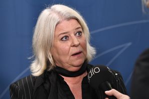 Socialtjänstminister Camilla Waltersson Grönvall (M) har mötts med e-handelsföretag, barnrättsorganisationer och myndigheter efter den uppmärksammade rapporteringen om försäljningen av sexdockor som föreställer barn. Foto: Lars Schröder/TT