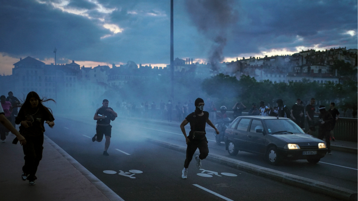 Upprorsmakare i Lyon i Frankrike. Foto: Laurent Cipriani/AP/TT