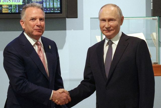 Steve Witkoff och Vladimir Putin i S:t Petersburg i fredags. Foto: Gavrijil Grigorov/Sputnik, pool via AP/TT