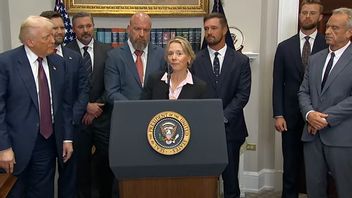 Annika Sörenstam, i mitten, är med i Donald Trumps nya råd för hälsa och fitness. Foto: Vita Huset